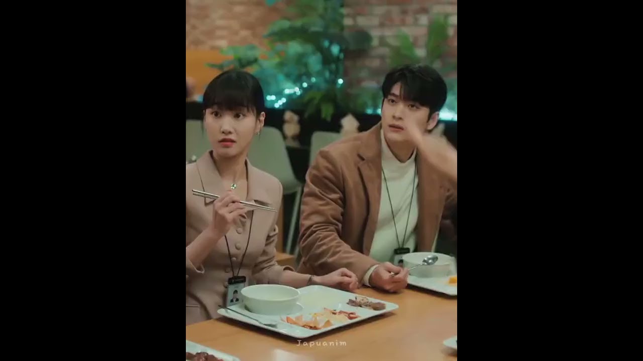 The way he looks at herrr🙈||Extraordinary Attorney Woo #parkeunbin #kangtaeoh #blueberryedit