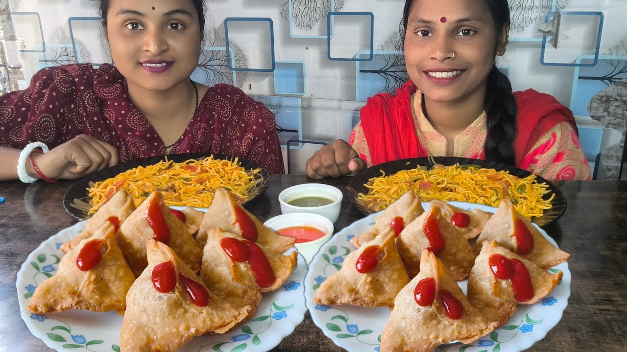 New eating fast food🥵🥵chaumin and samosa eating challenge delicious homemade food eating