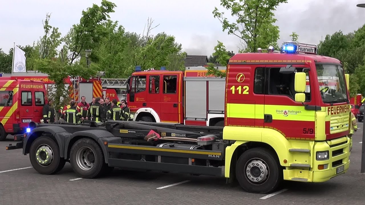 [GROSSBRAND BEIM GOLFCLUB] - LAGERHALLE IM VOLLBRAND |--| GROSSALARM EINSATZKRÄFTE KREIS METTMANN