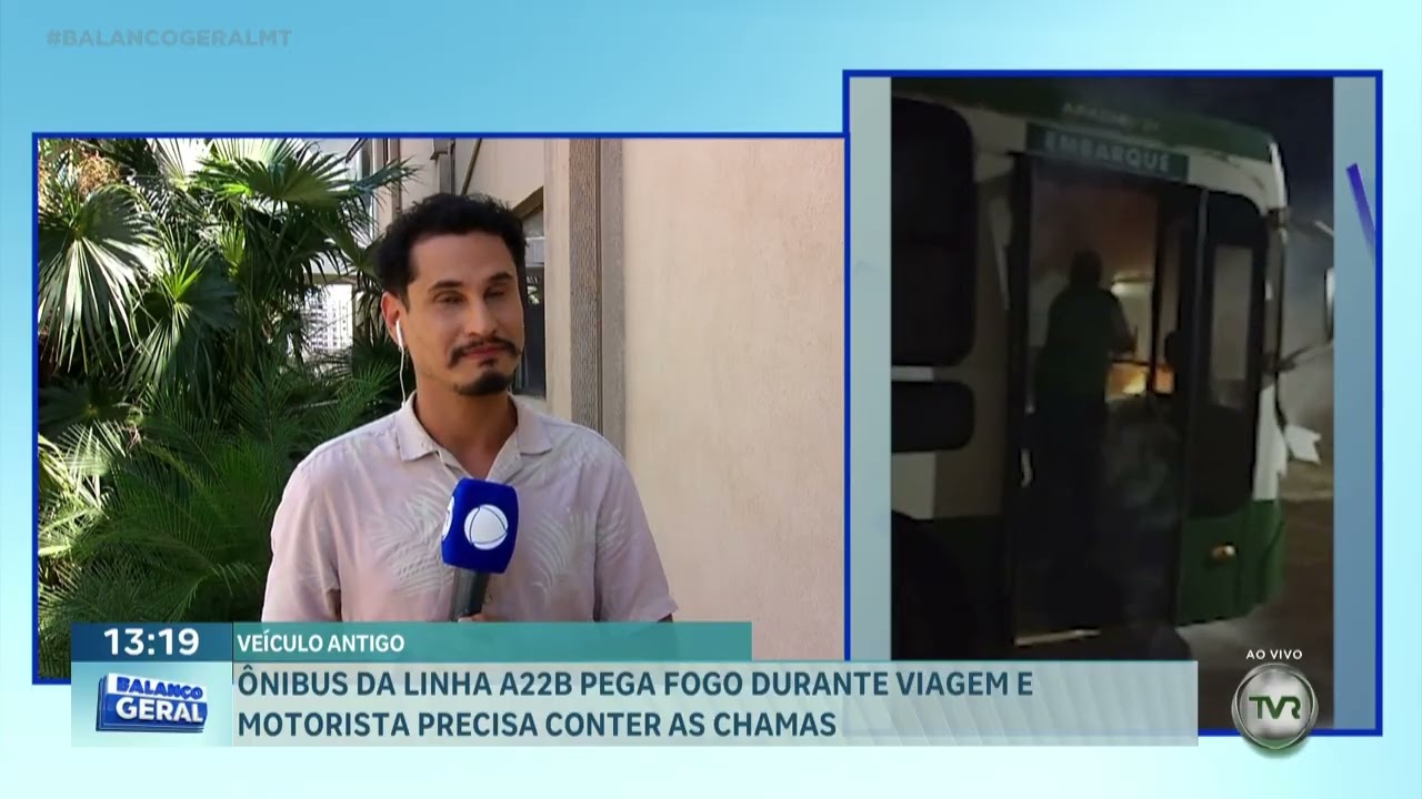 Ônibus da linha A22B pega fogo durante viagem e motorista precisa conter as chamas