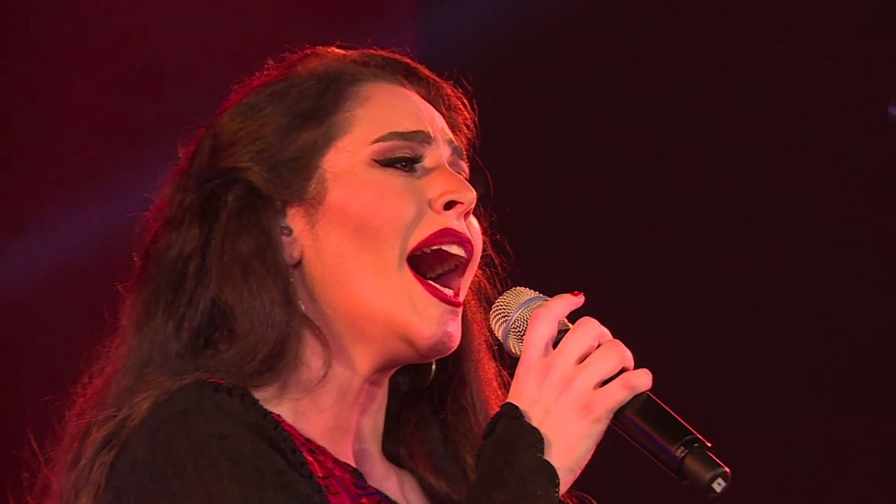 عرض الفنانة عبير نعمة ضمن مشاركتها في مهرجان الفجيرة الدولي للفنون 2016