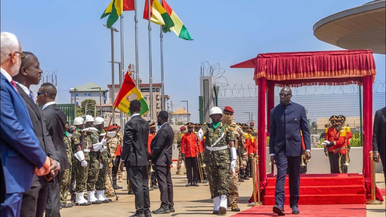Départ du Général Mamady Doumbouya pour Adis Abebas | 39em sommet de l’union Africaine 