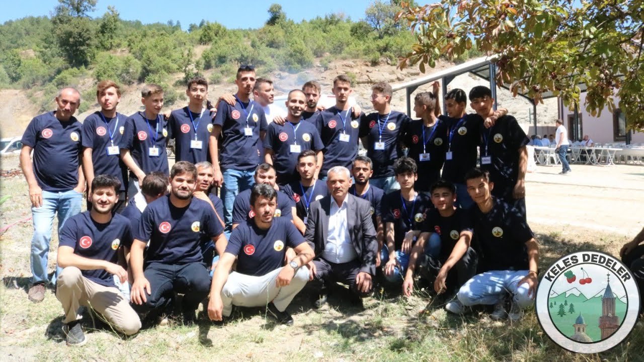 Geleneksel O Ses Dedeler Tiyatrosu