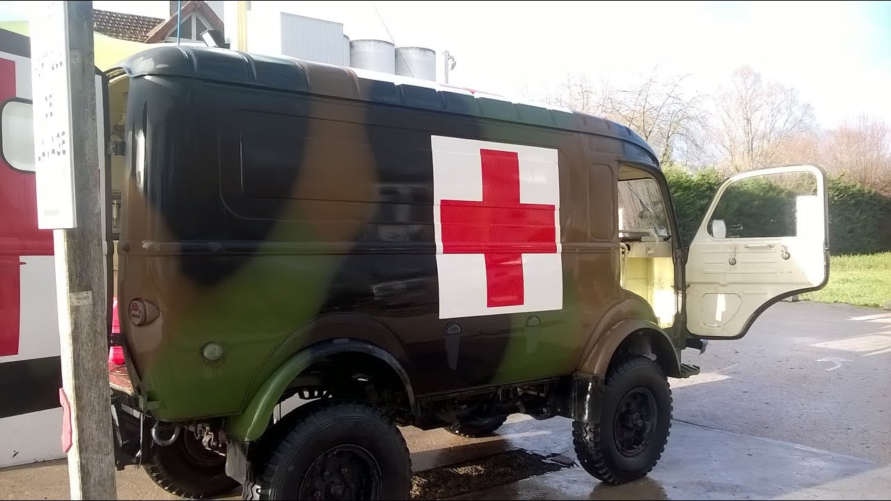 AMBULANCE RENAULT R2087 FOR WIL DRIVE 1964 PREMIÈRE SORTIE