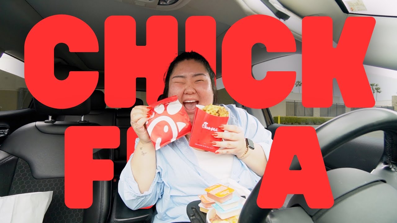 MUKBANG | CHICK FIL A: spicy chicken sandwich, nuggets, FIRST TIME trying mac and cheese!!!