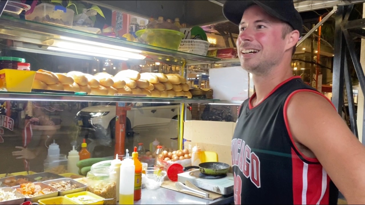 ÁTÉLTEM! 😅 ILYEN EGY ÉJSZAKAI BÁNH MÌ ÁRUS ÉLETE 🇻🇳DA NANG