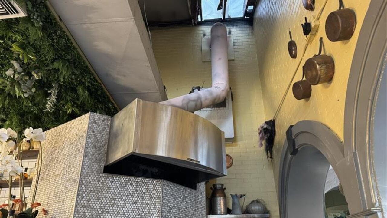 Smoke fills Roswell restaurant, owner wants to reopen next month despite damage