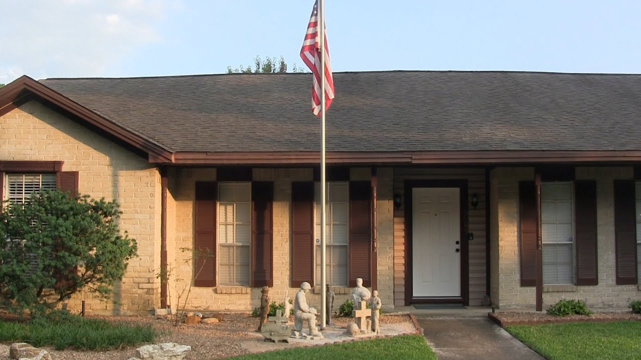 Inspiring Patriotic Yard Display