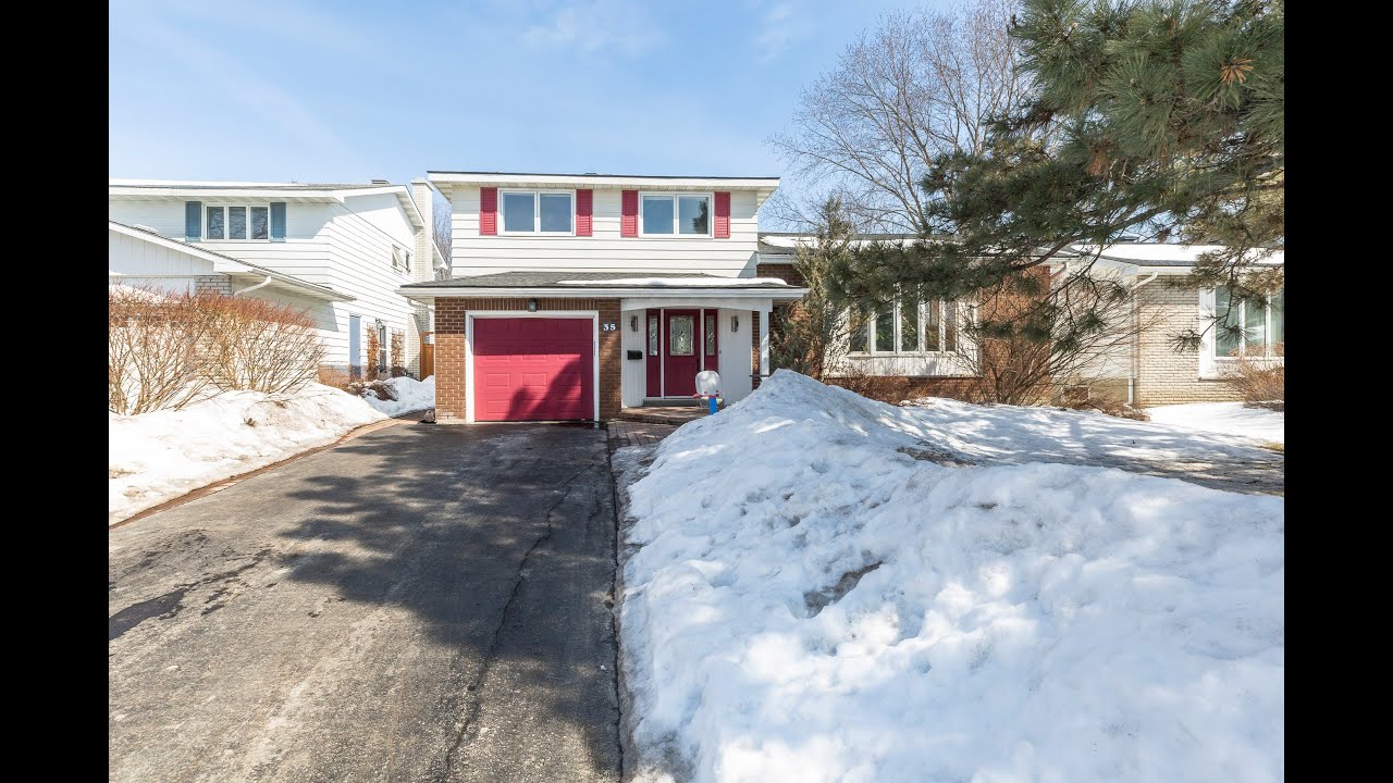 35 Centrepark Dr