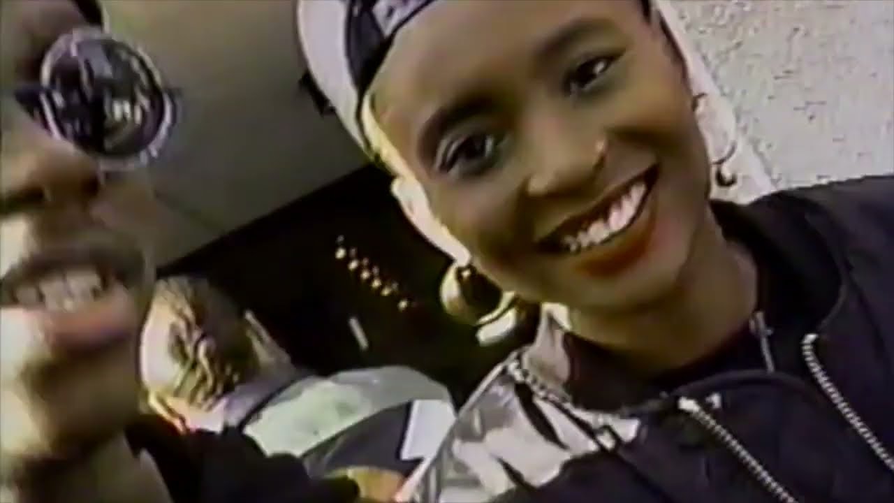 Куин Латифа и группа Naughty By Nature Flavor Unit на альбоме Pump It Up (1991)