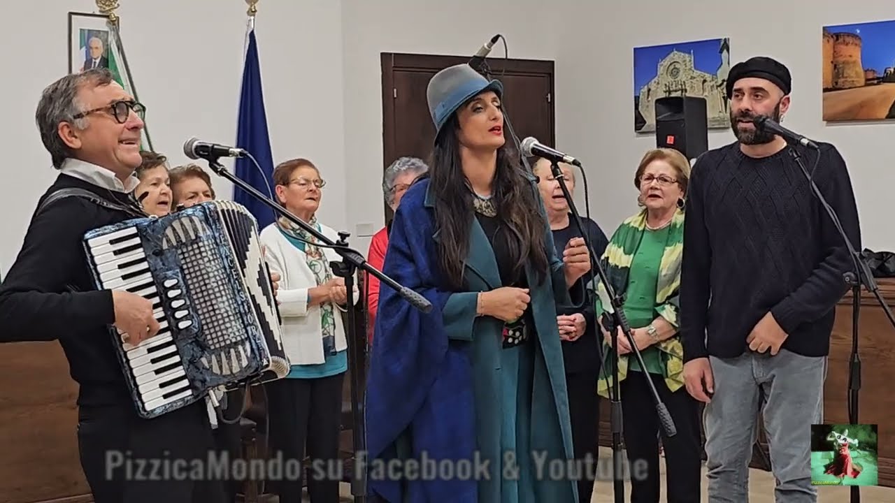 Paolo Ricciardi Enza Pagliara Dario Muci e il Coro Popolare di Terra D'Otranto 
