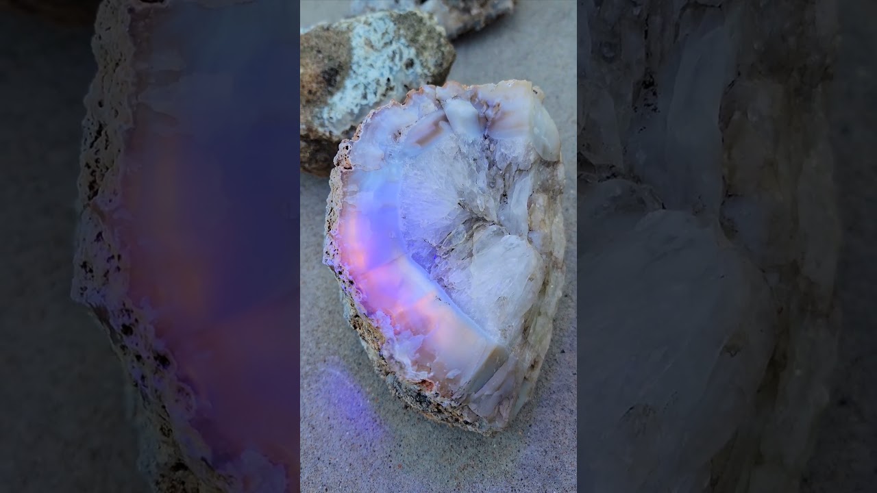 Watch this light up with a long wave UV light!!