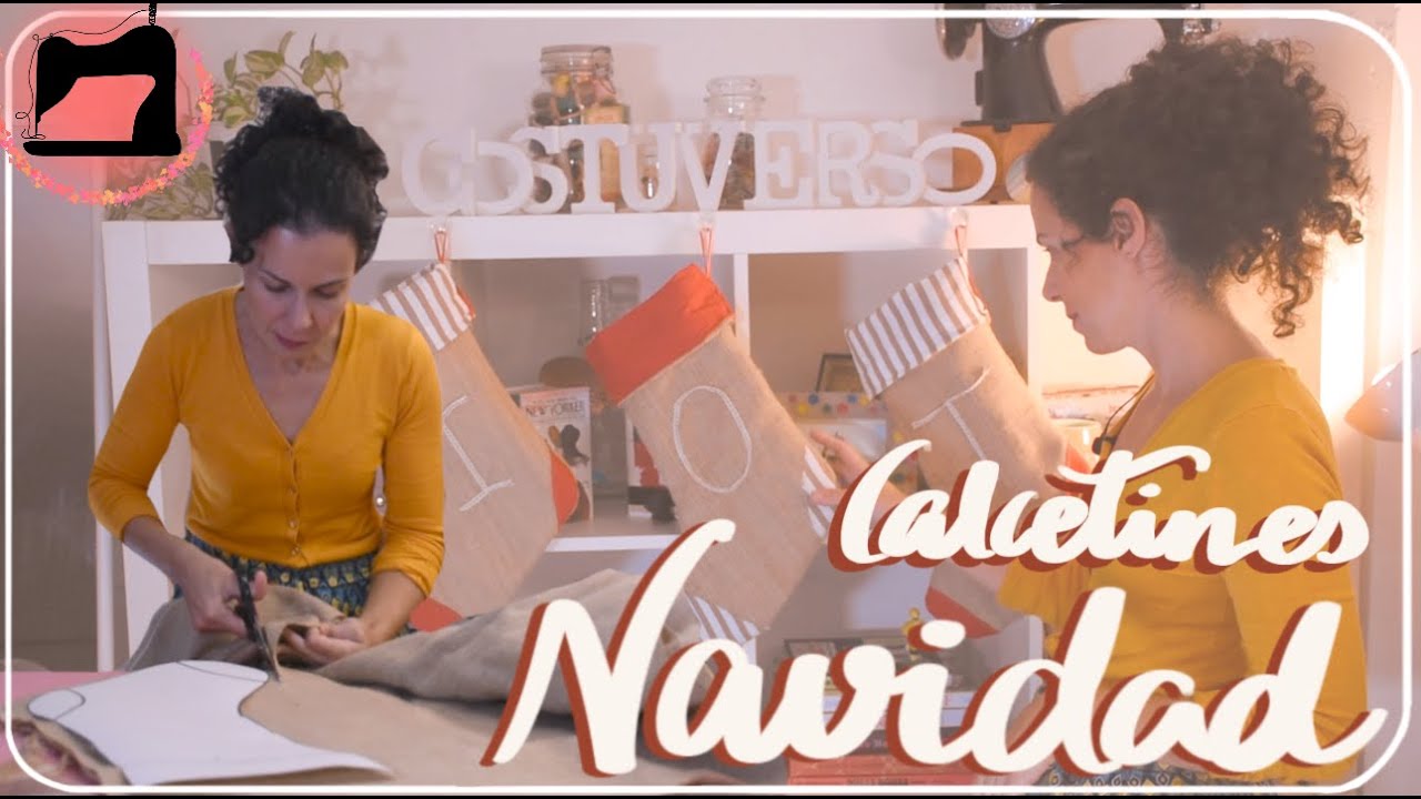 Coser calcetines de navidad.