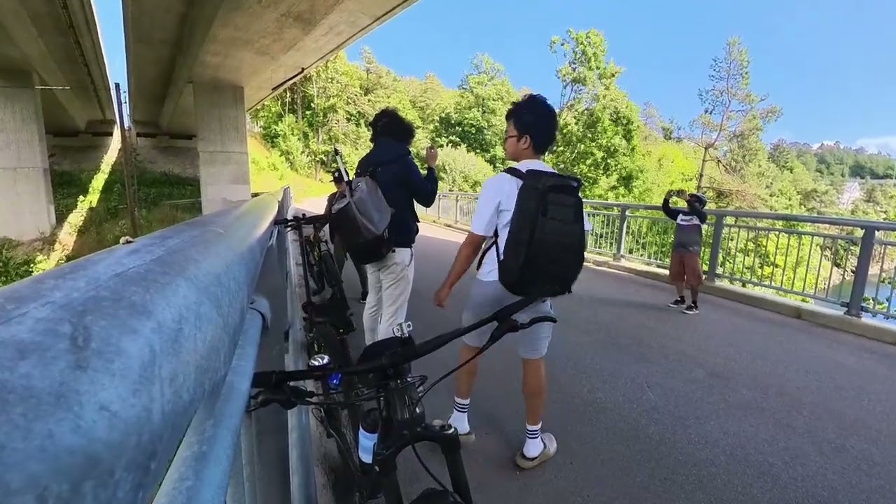 Bike with Asilo family.part2
