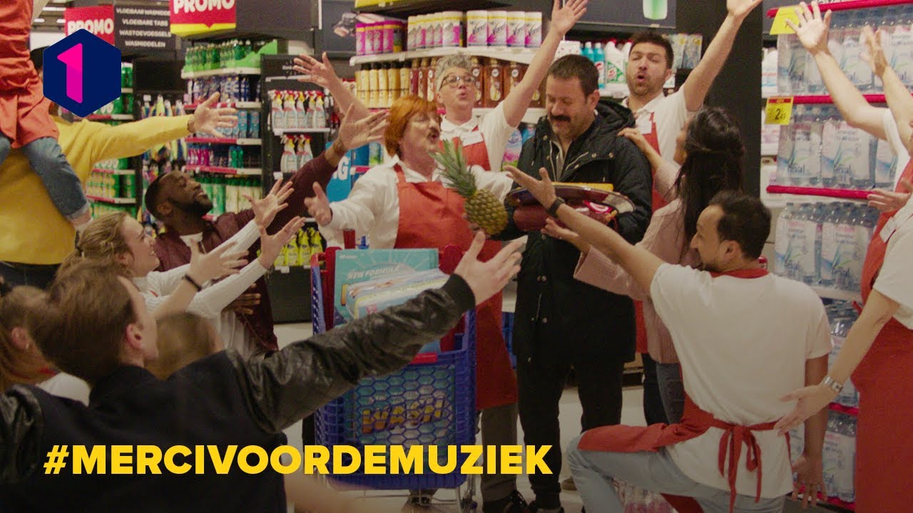 Bart Peeters en Nora Gharib zorgen voor spektakel in de supermarkt | Merci voor de muziek