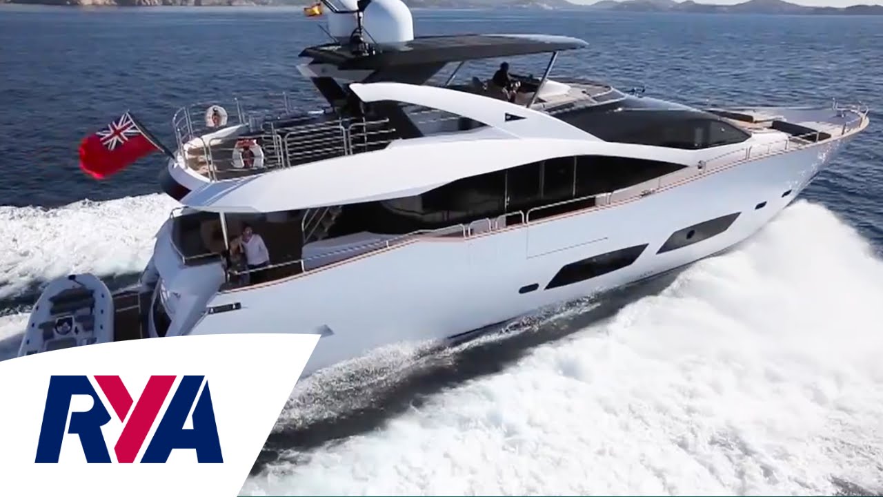 Boat Tour - Sunseeker 28 Metre Yacht at the Southampton Boat Show - Luxury Motor Cruiser
