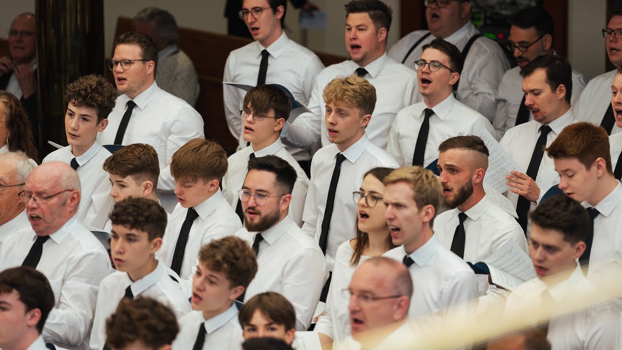 Pfingsten 2025: Junger Chor singt 