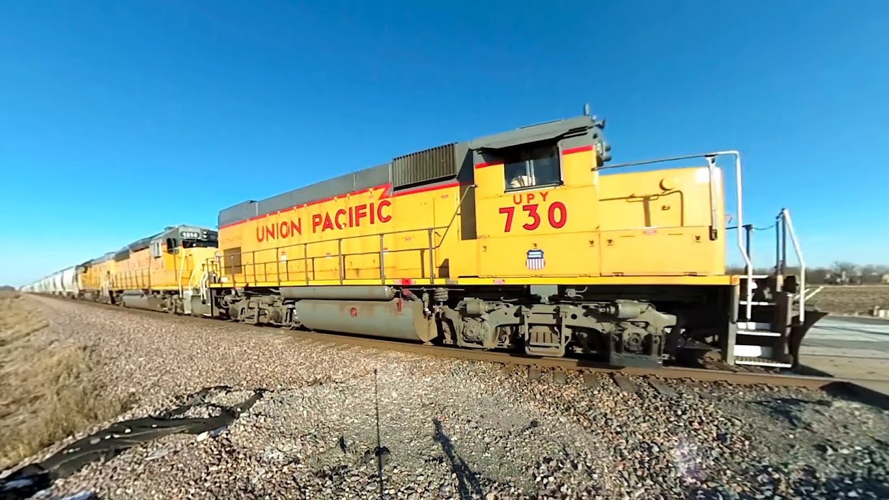 UP Y730 East - in 360 on 12-16-2016