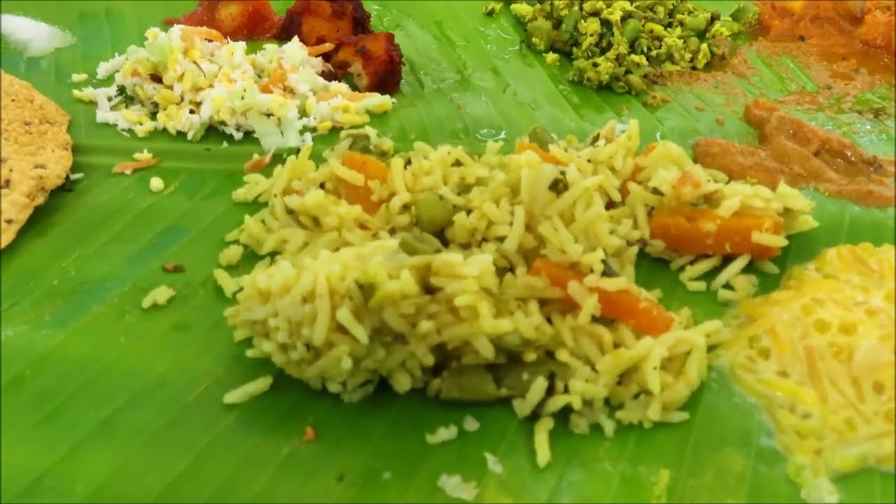Karnataka wedding lunch on banana leaf | South Indian wedding meals