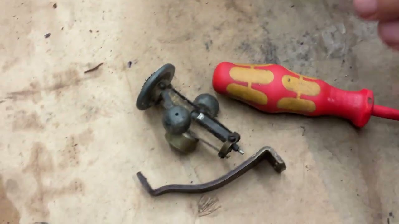 1491.  How to disassemble a Columbia Q phonograph