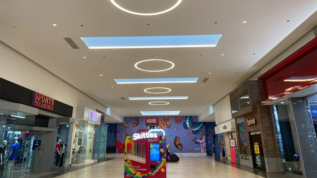 WATCH THIS VIDEO BECAUSE ONE OF THE STORE IN CERRITOS MALL IS CLOSING