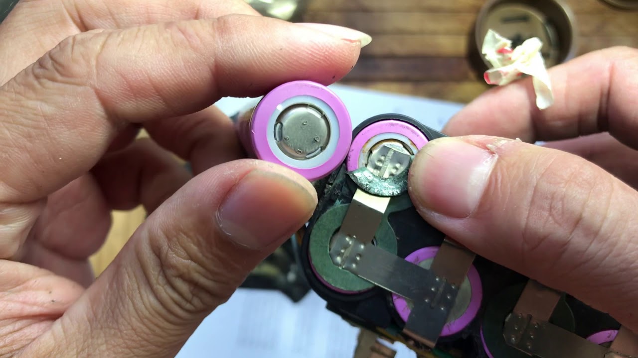 Pin panasonic lỗi b&aacute;o đ&egrave;n