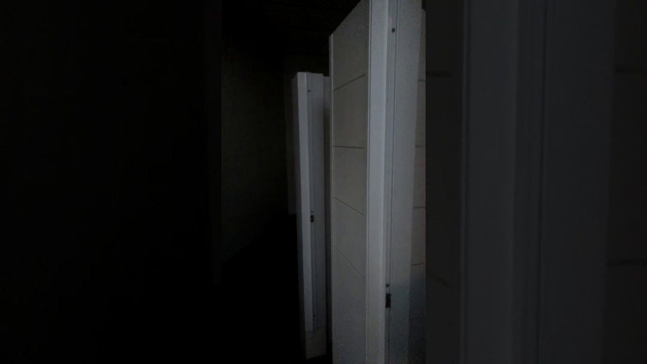 NO HAY LUZ EN LOS BA&Ntilde;OS DE LA UNLAR