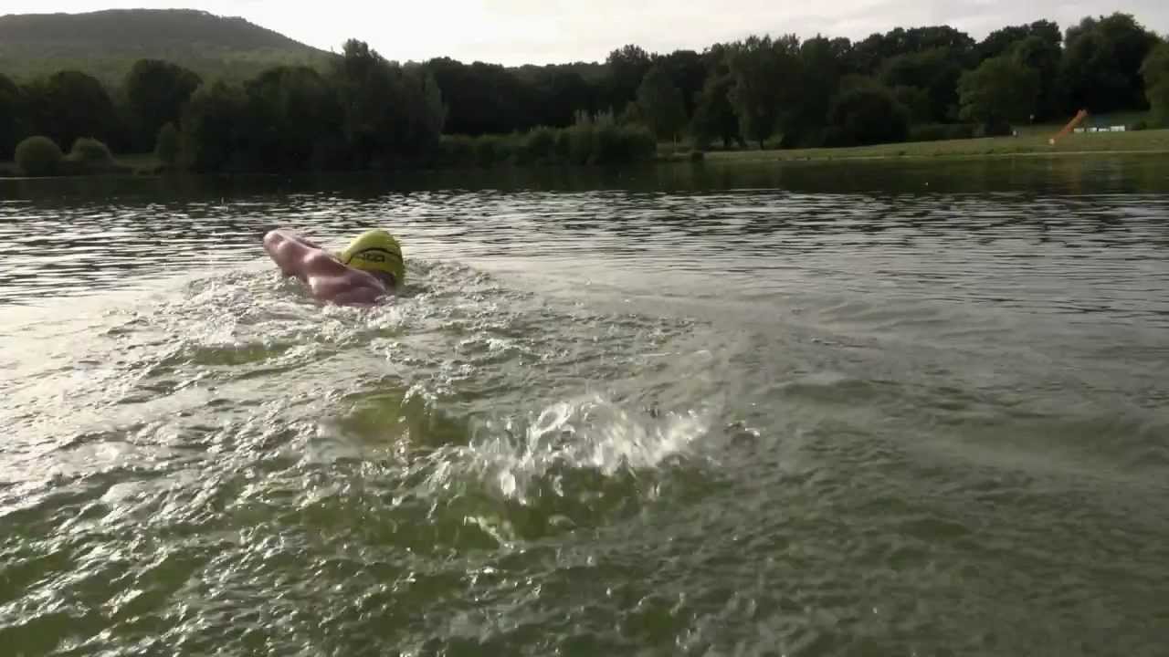 Octocopter über Wasser - Schwimmer / Kiesverladung