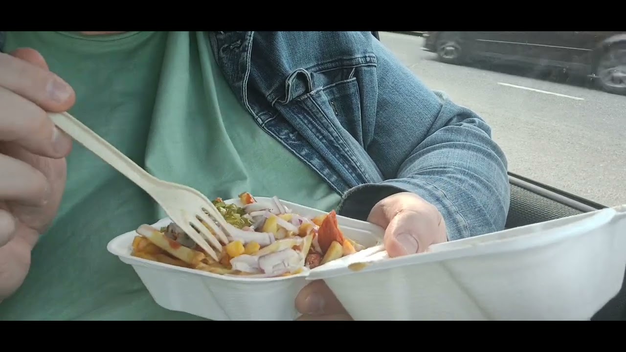 Kebab Pitseria Grilli Suonenjoella ja pienet makkaraperunat