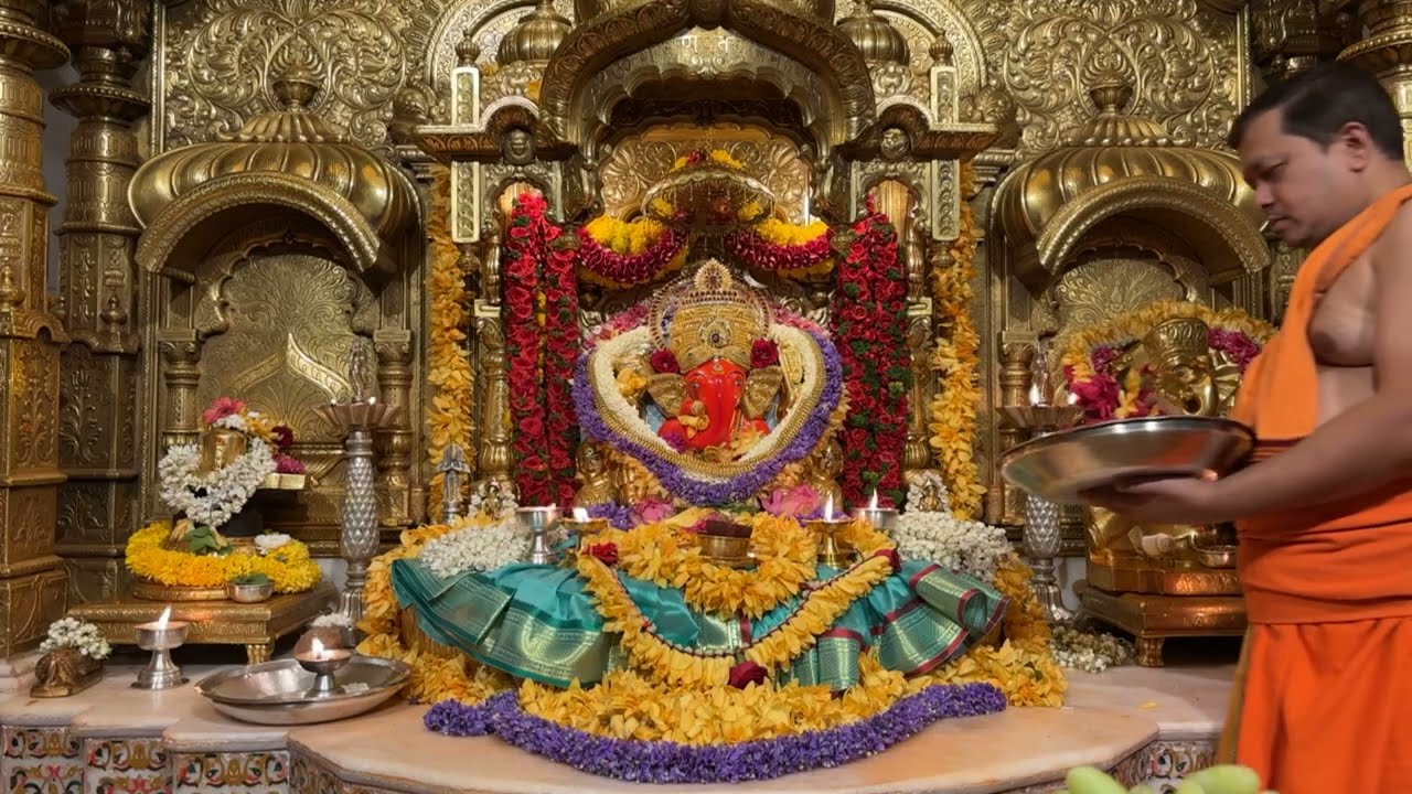 LIVE श्री सिद्धिविनायक  आरती दर्शन | Siddhivinayak Ganpati Dadar Aarti🙏🏻 03/03/2026🛕