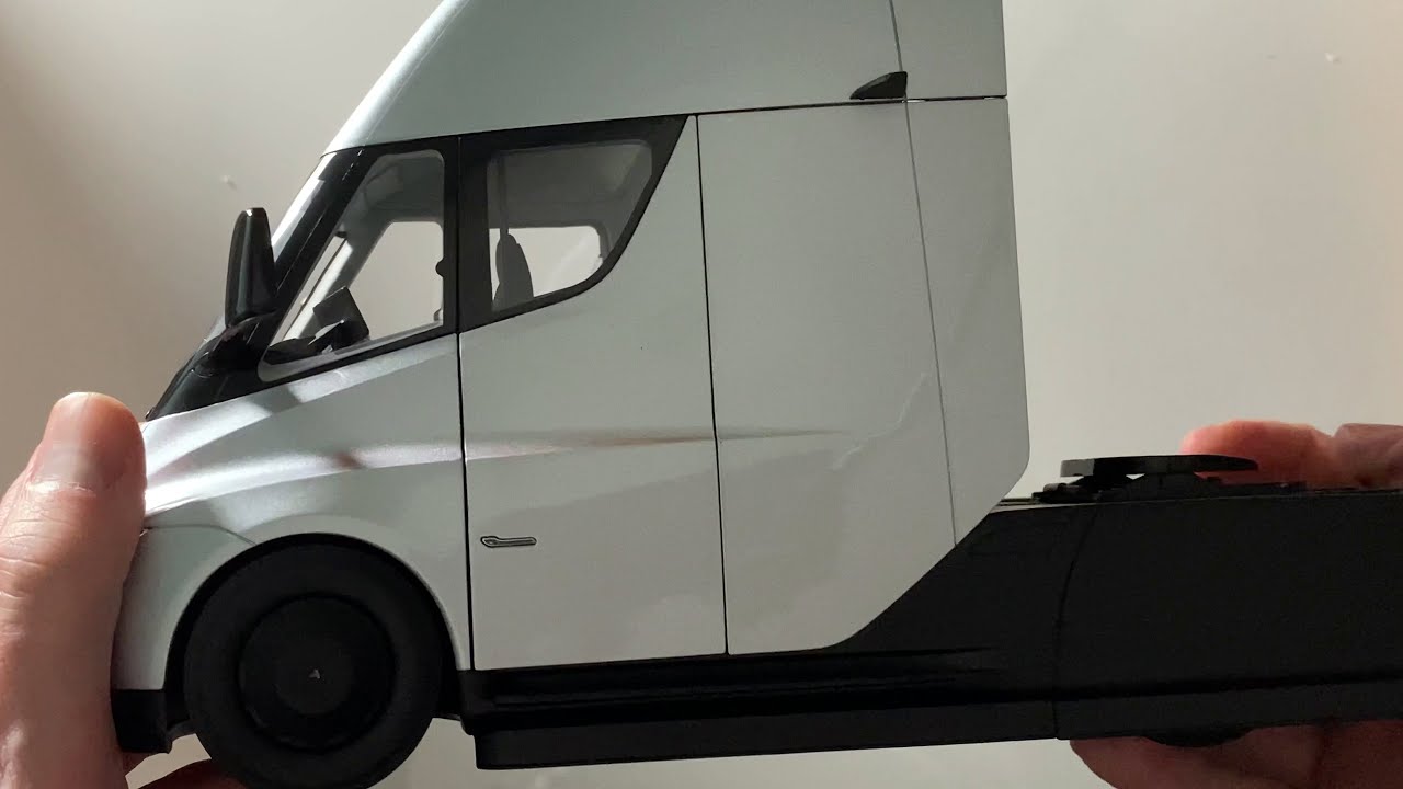 Tesla Semi DieCast Scale Model Unboxing
