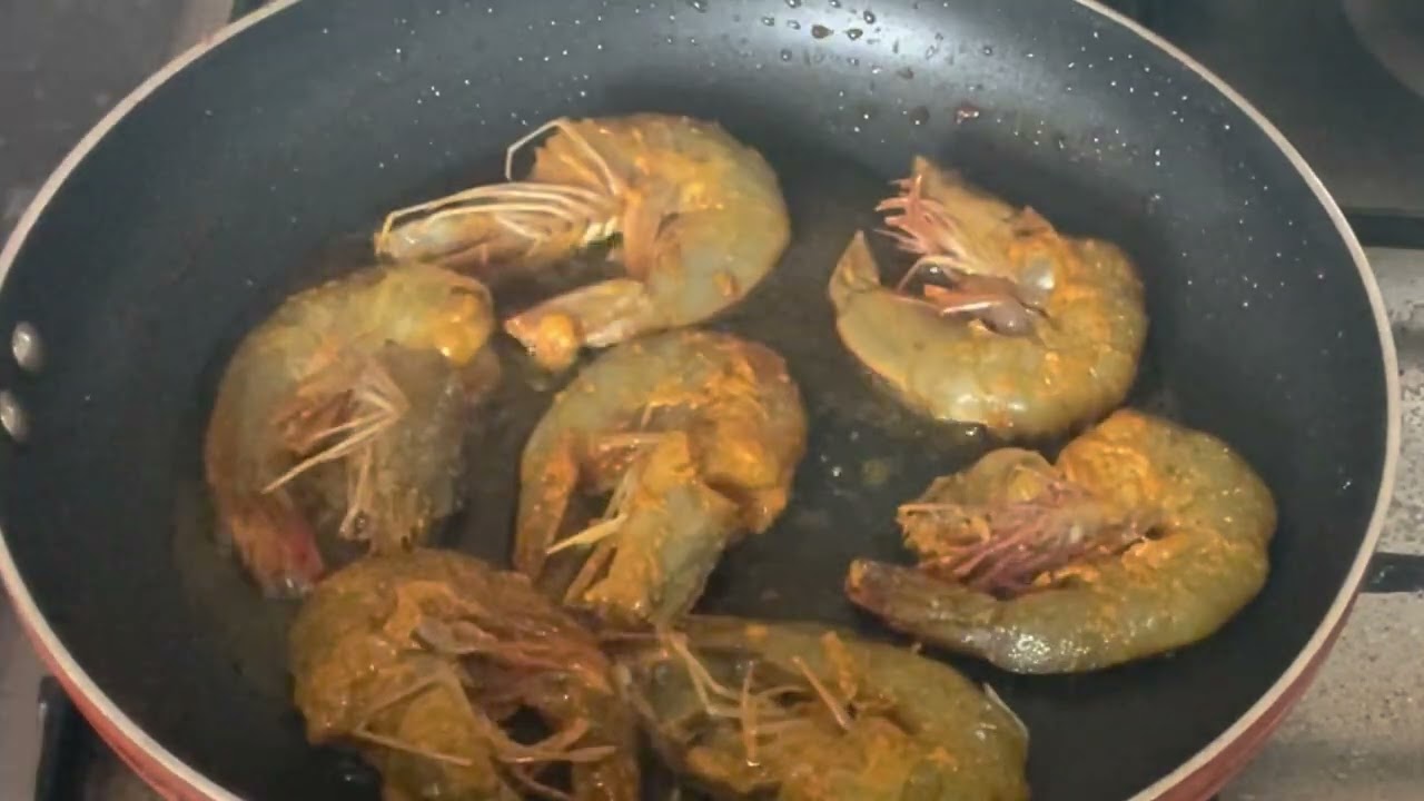 চিংড়ি মাছের সাথে বেগুন ভাজা || Eggplant fried with prawns