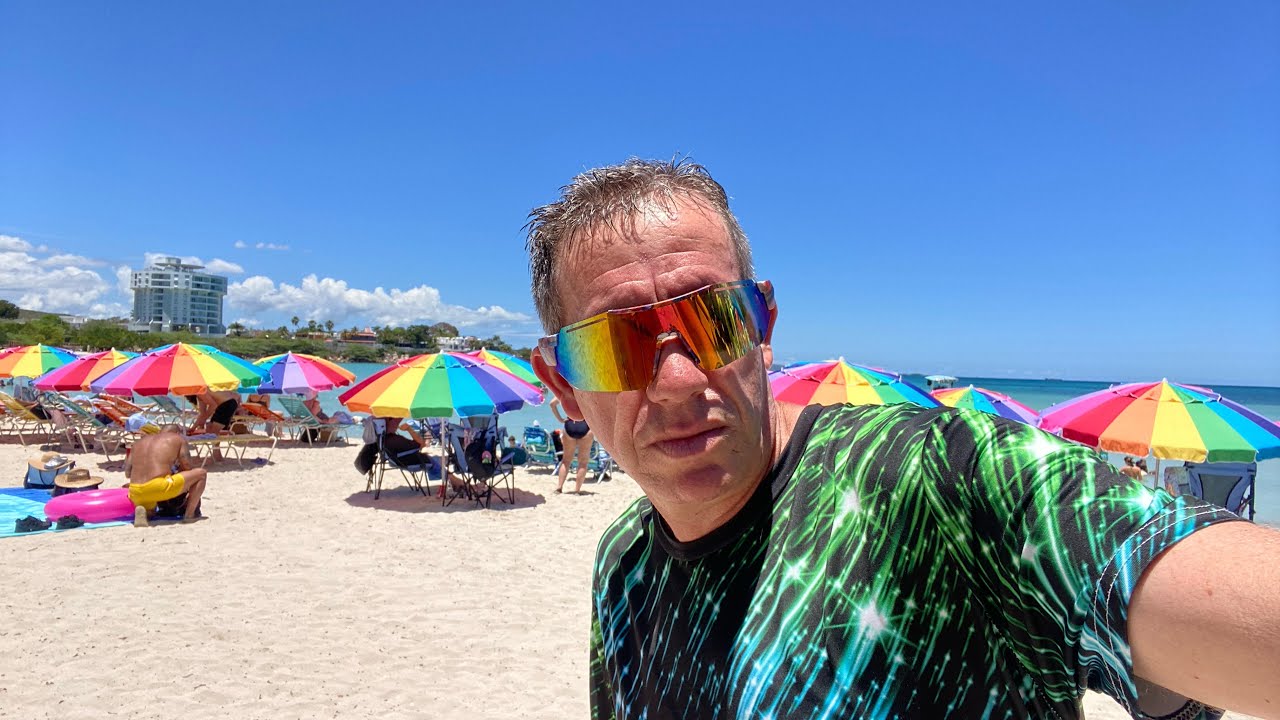 Playa Santa Guanica PR🌊 llego el grupo de Turistas del icon on  the seas🛳️