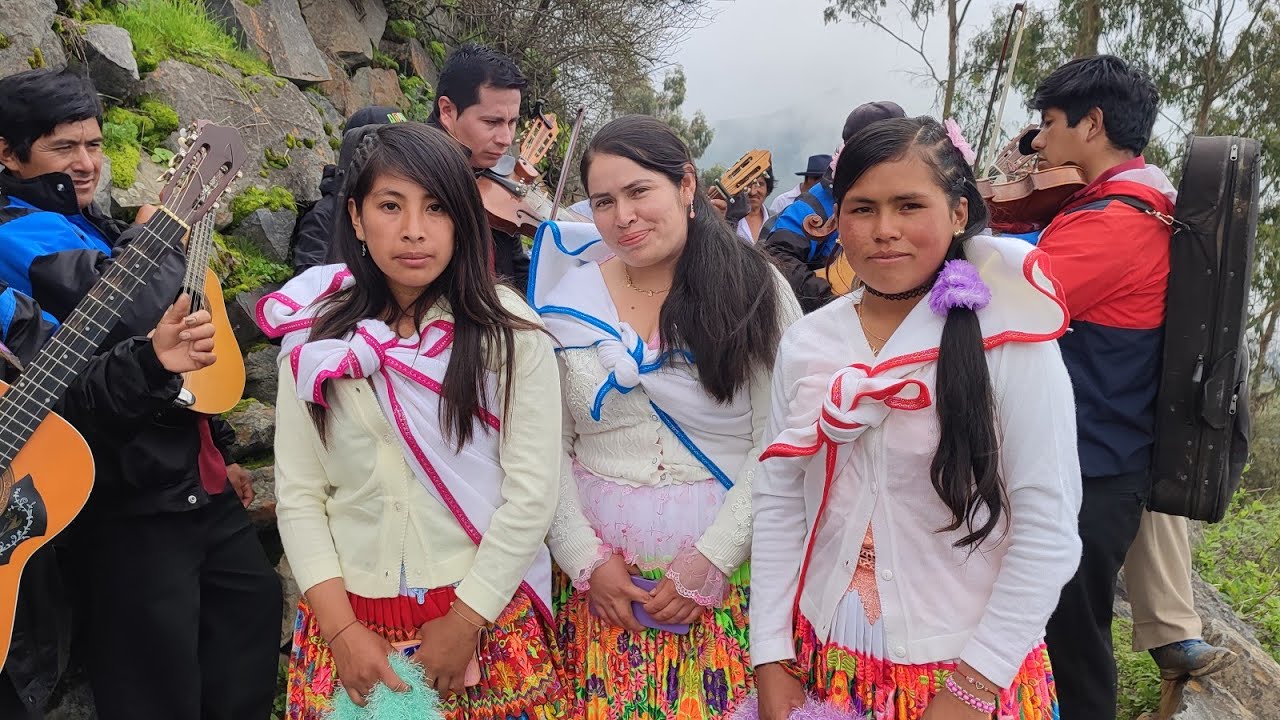 MIX DE HUAYNOS CON ANAI PAJUELO Y EL CONJUNTO SELECCION DE ANCASH.