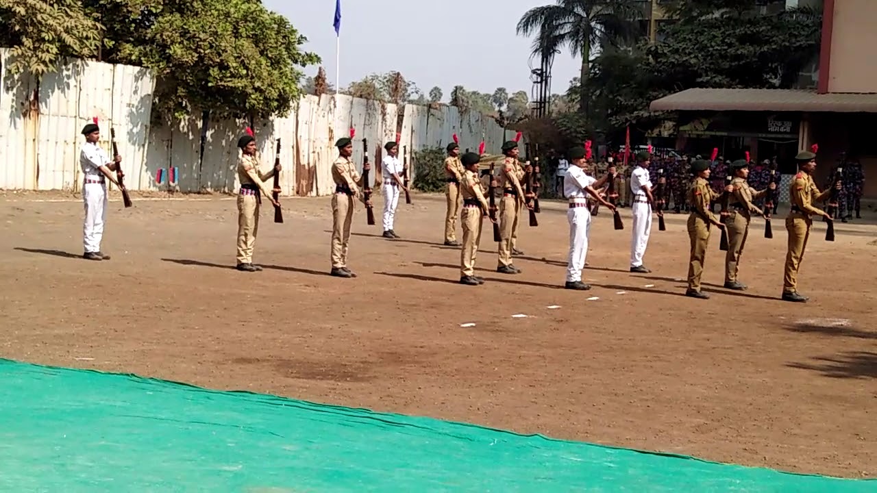 Km Agarwal College rifle drill