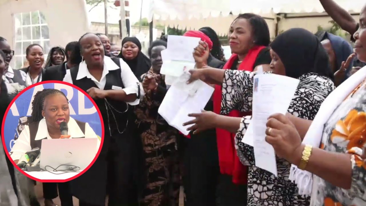 WANAWAKE WAPEWA KIPAUMBELE SAMIA KLINIKI ARDHI, WASHANGILIA BAADA YA KUKABIDHIWA HATI ZAO