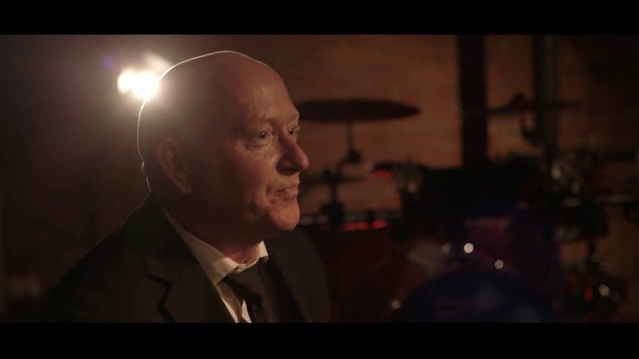 Recording Studio Manchester: Mack The Knife (Bobby Darin) - Bill Hanlon