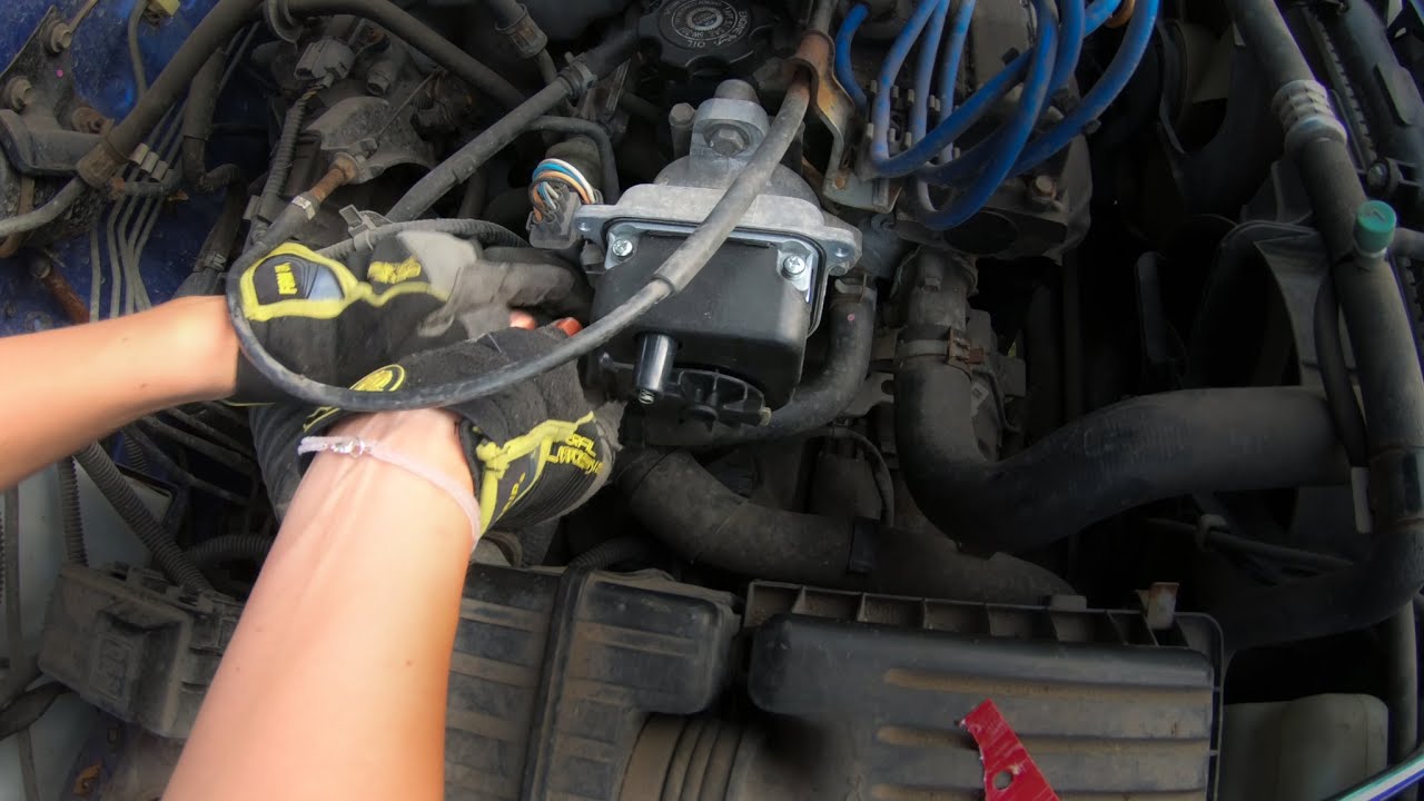 Как снять и установить ротор распределителя зажигания Honda CRV 1997 - 2001