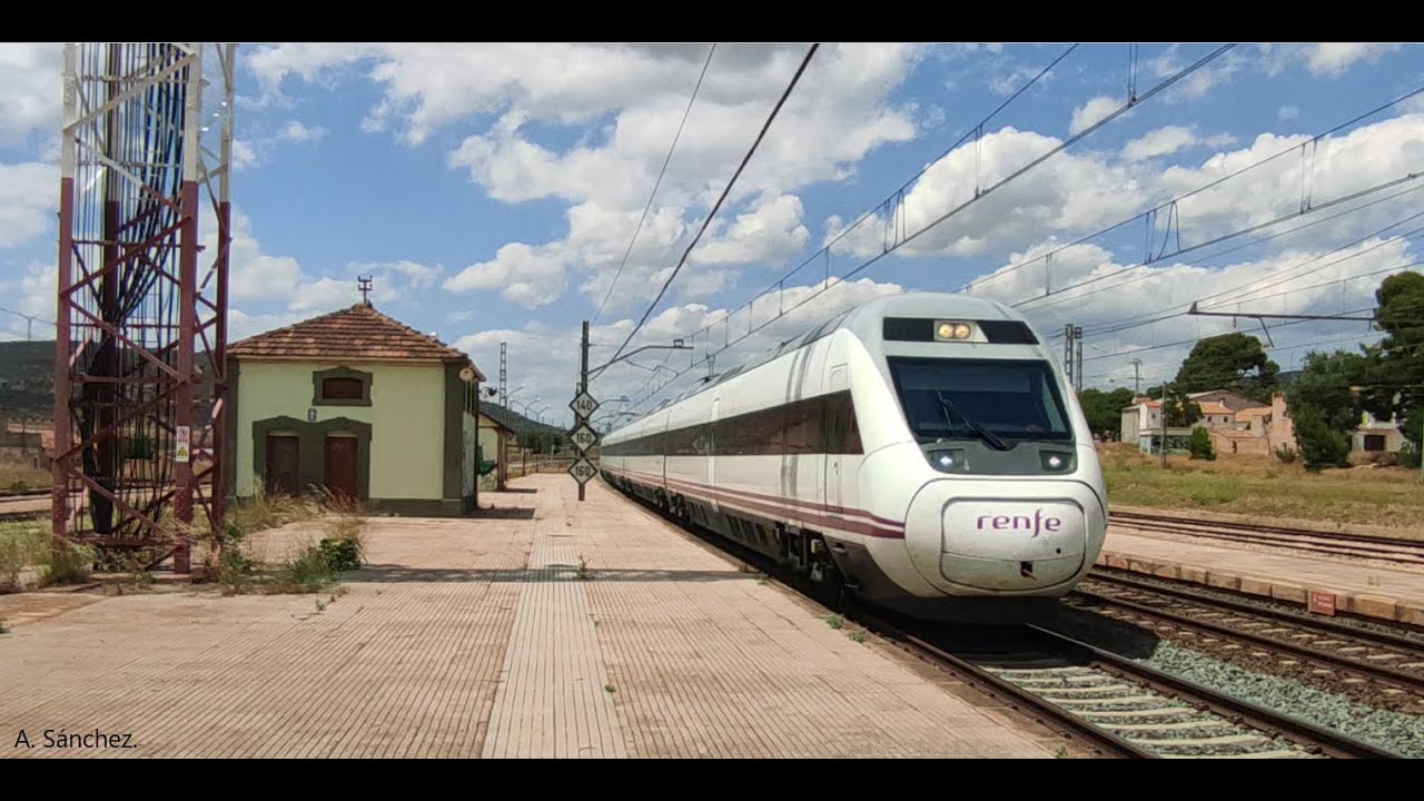 Trenes en Alicante #35# - Estación de La Encina - Gran variedad de circulaciones. 8-7-21