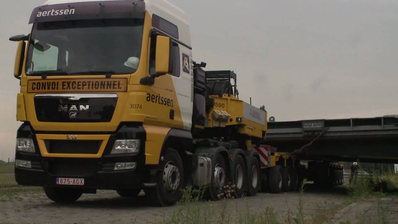 MAN truck Aertssen met sluisdeur op Faymonville trailer
