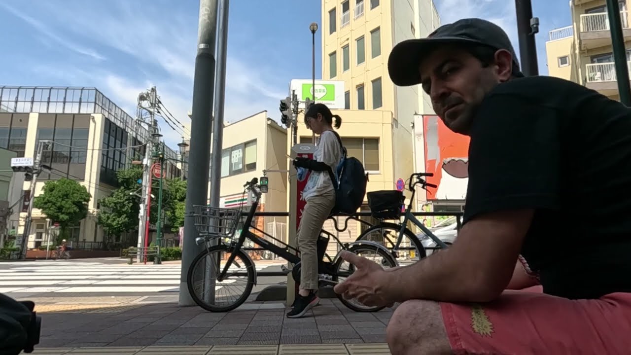 Walking alone in Tokyo streets and alleyways, exploring the city - Japan walking vlog