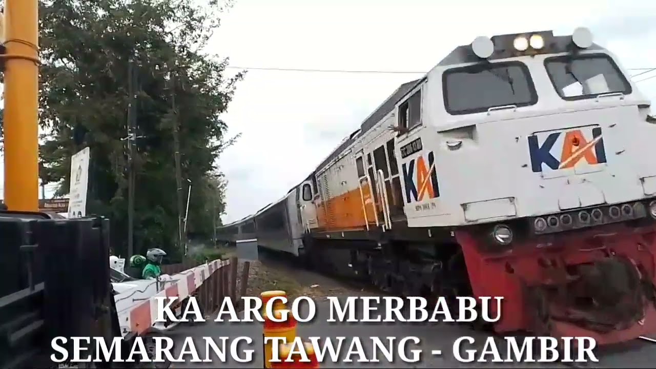 perdana kereta nomor 1 se indonesia membawa compartement suite class !!!