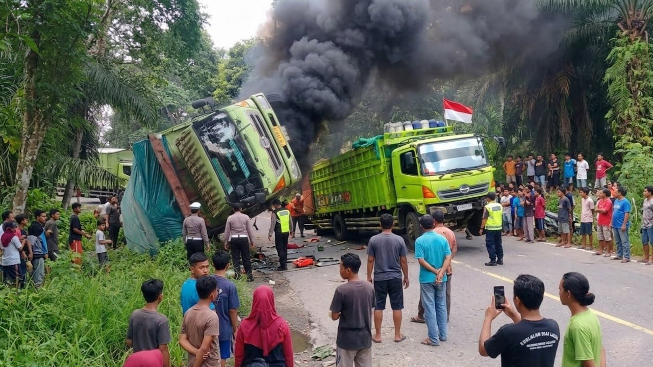 KEJAMNYA LINTAS SUMATERA || Insiden Truck Jumping Dan Terbalik 