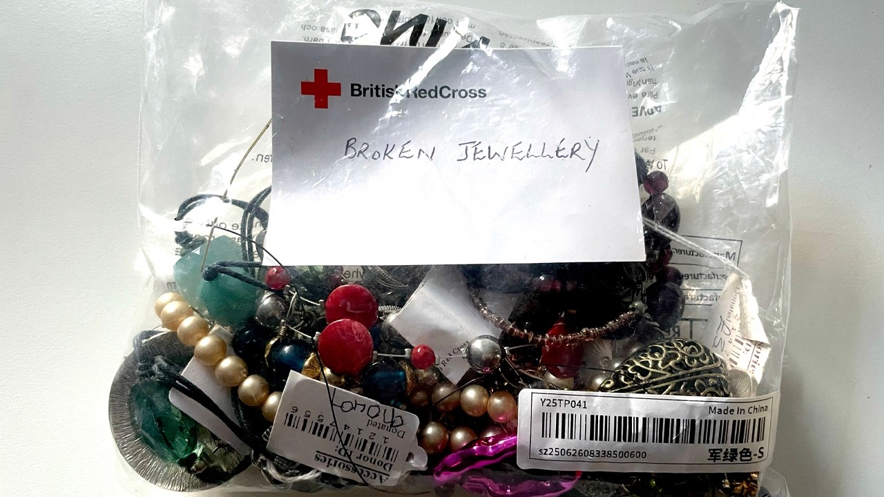 Jewellery Unbagging | What Will I Find? | Mystery Charity Shop Bag Bought For 6 Pounds! Jewelry £6
