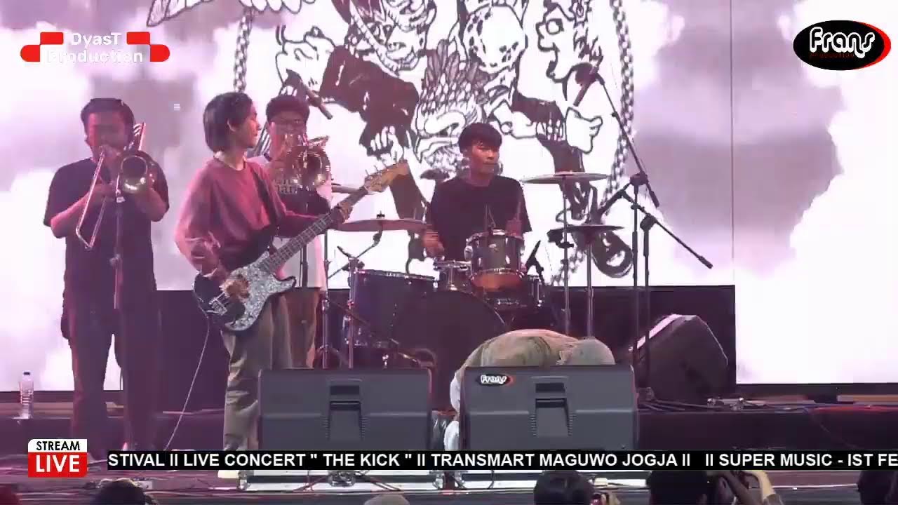 THE KICK Punk Rock LIVE CONCERT At Transmart Maguwo Jogja