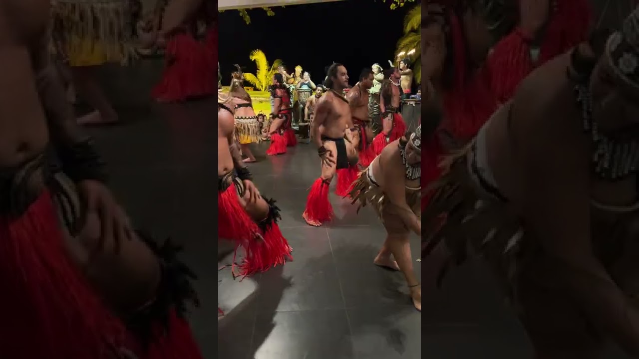 Shake it! The  Kaputu Nui Show Marquisien at Le Tahiti Resort Tahiti