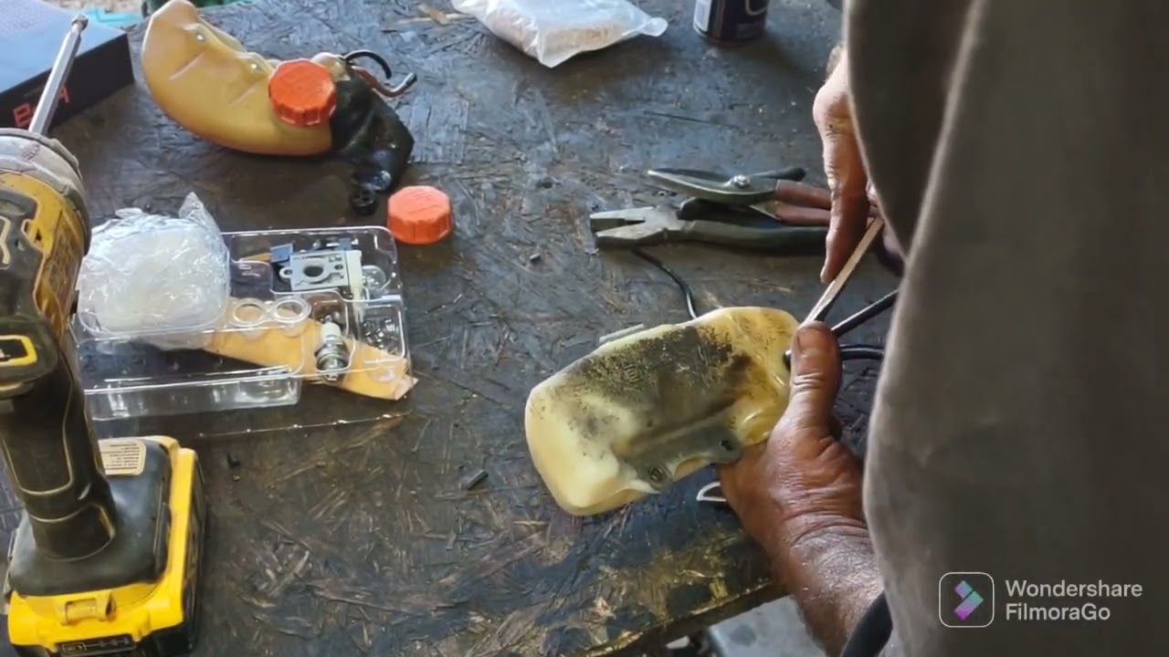 Echo HC150 Hedge Trimmer Carburetor Replacement and Pull Cord tighten.