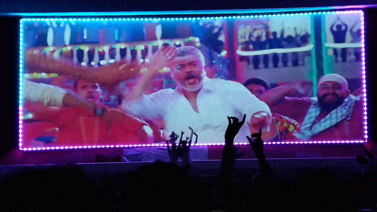 Viswasam adichithooku video in theater fans dance...