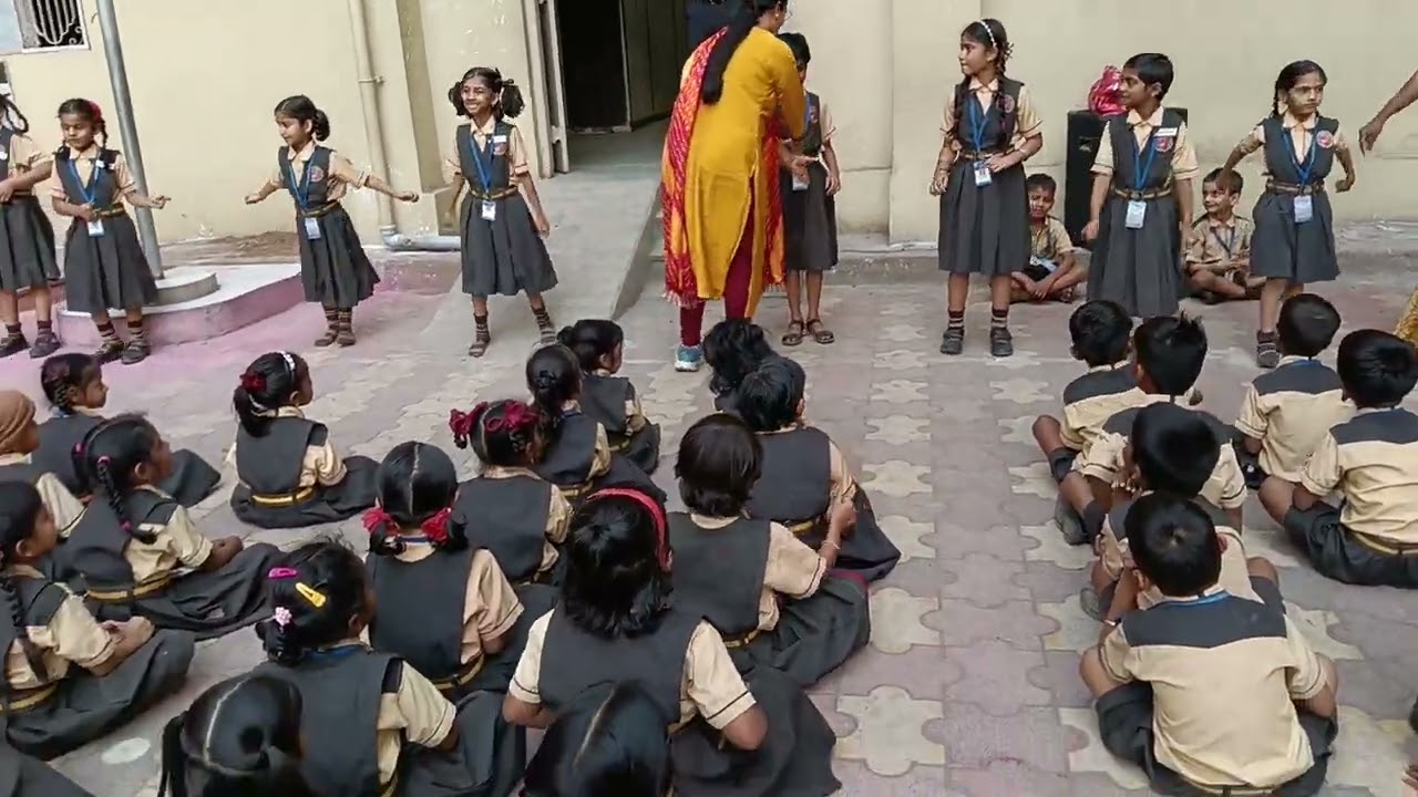 कृतीयुक्त गीत रडू नको बाळा #creativeteaching @Kandekarmadam 
