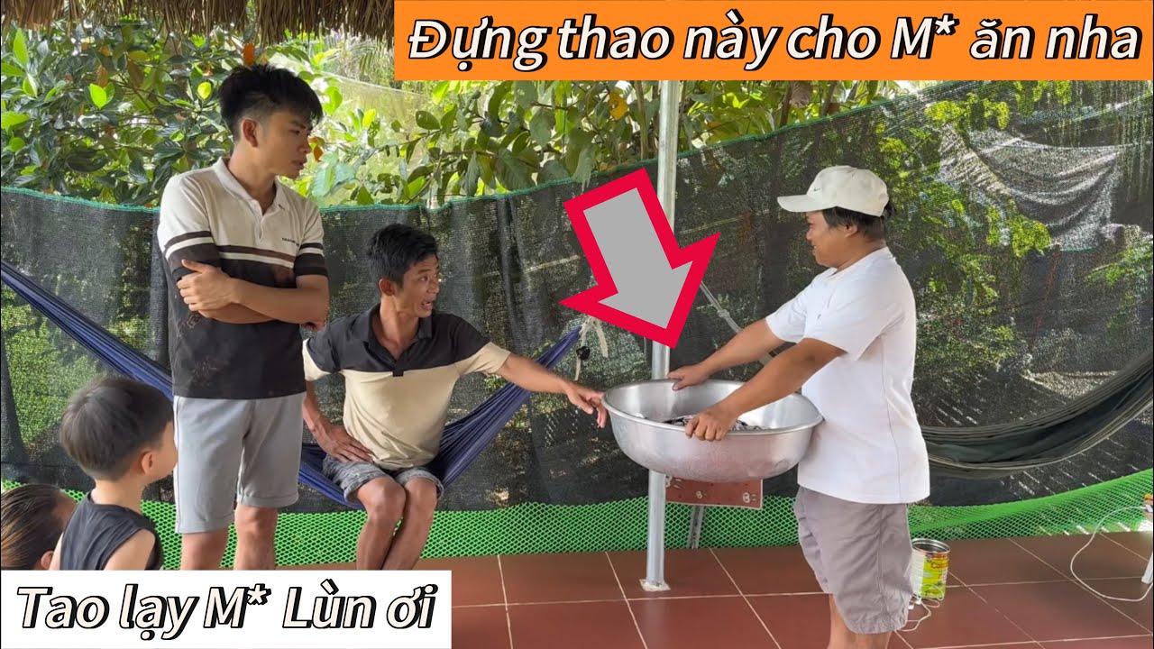 Kêu nó đi lấy cái thao đựng ốc- Mà nó đi lấy cái Thao Giặc Đồ đựng mới ghê -Lùn ơi là lùn 